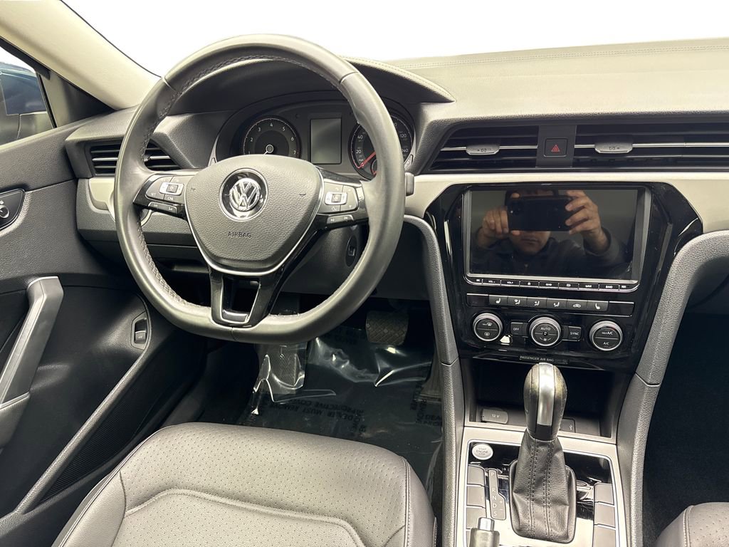 Used 2022 Volkswagen Passat 2.0T SE FWD image 51