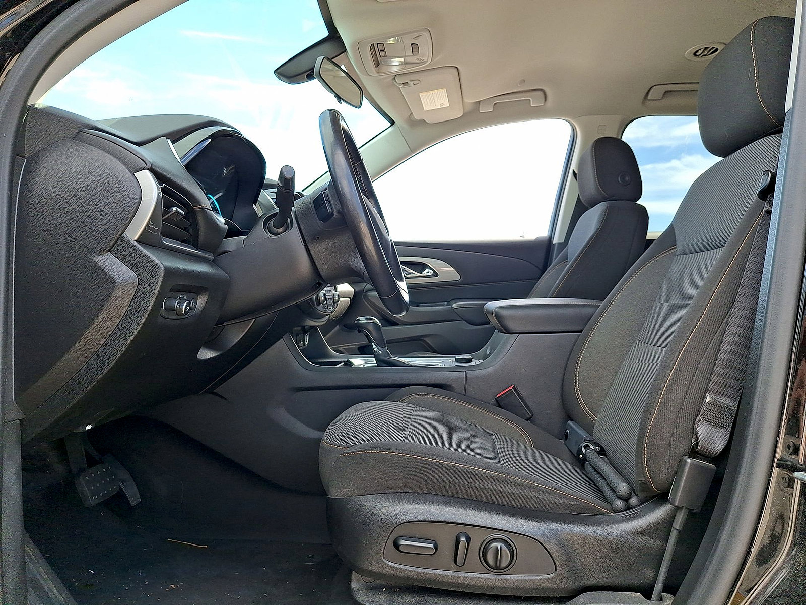 Used 2018 Chevrolet Traverse LT AWD/4WD image 11