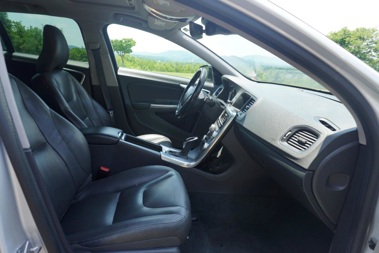 Used 2018 Volvo V60 T5 Cross Country w/ Convenience Package AWD/4WD image 23