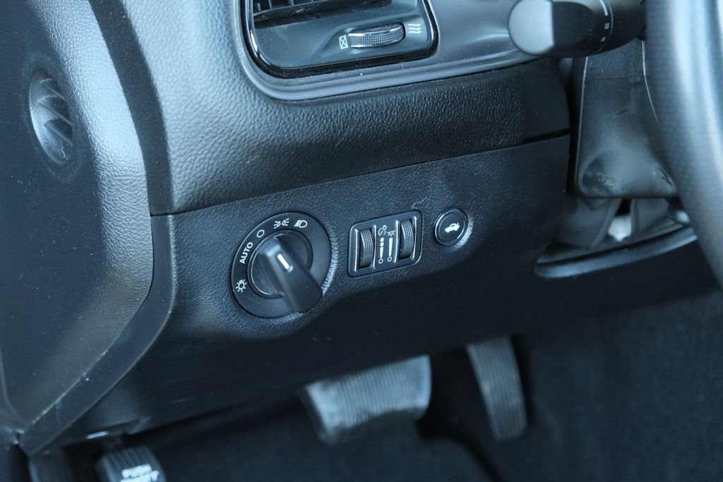 Used 2023 Dodge Challenger R/T w/ Blacktop Package image 8