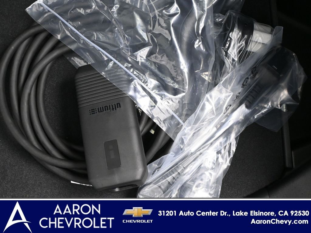 New 2026 Chevrolet Equinox EV LT w/ LPO, Blackout Package image 17