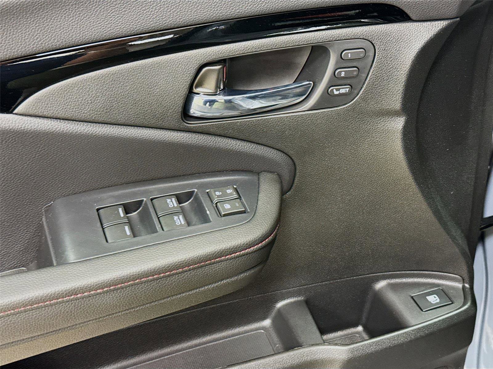 New 2026 Honda Ridgeline Black Edition image 17