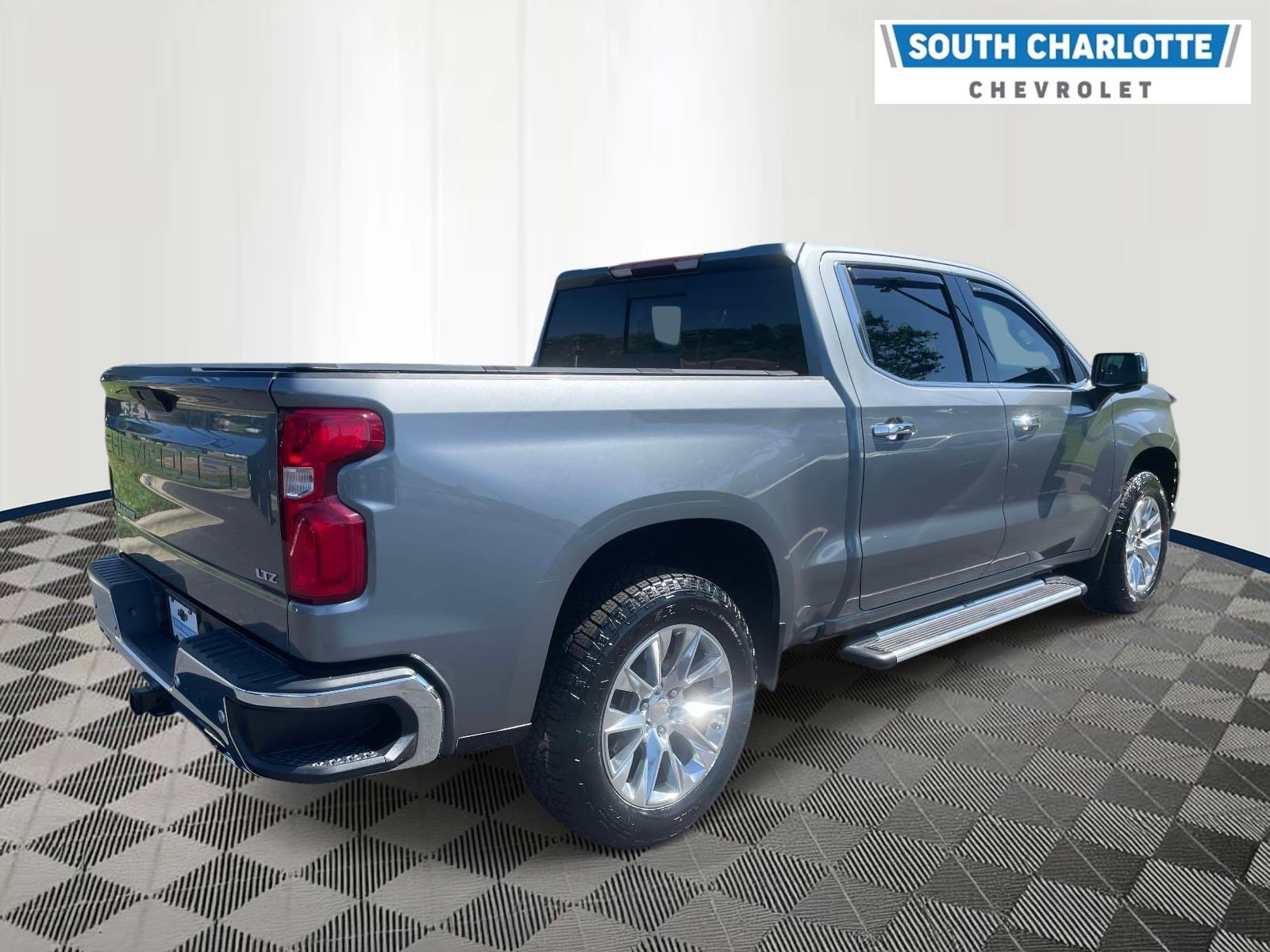 Used 2020 Chevrolet Silverado 1500 LTZ AWD/4WD image 4