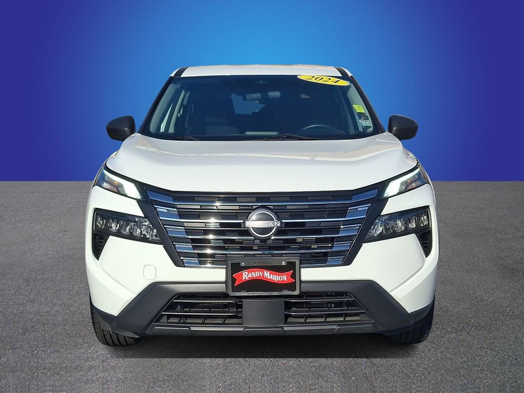 Used 2024 Nissan Rogue S image 2