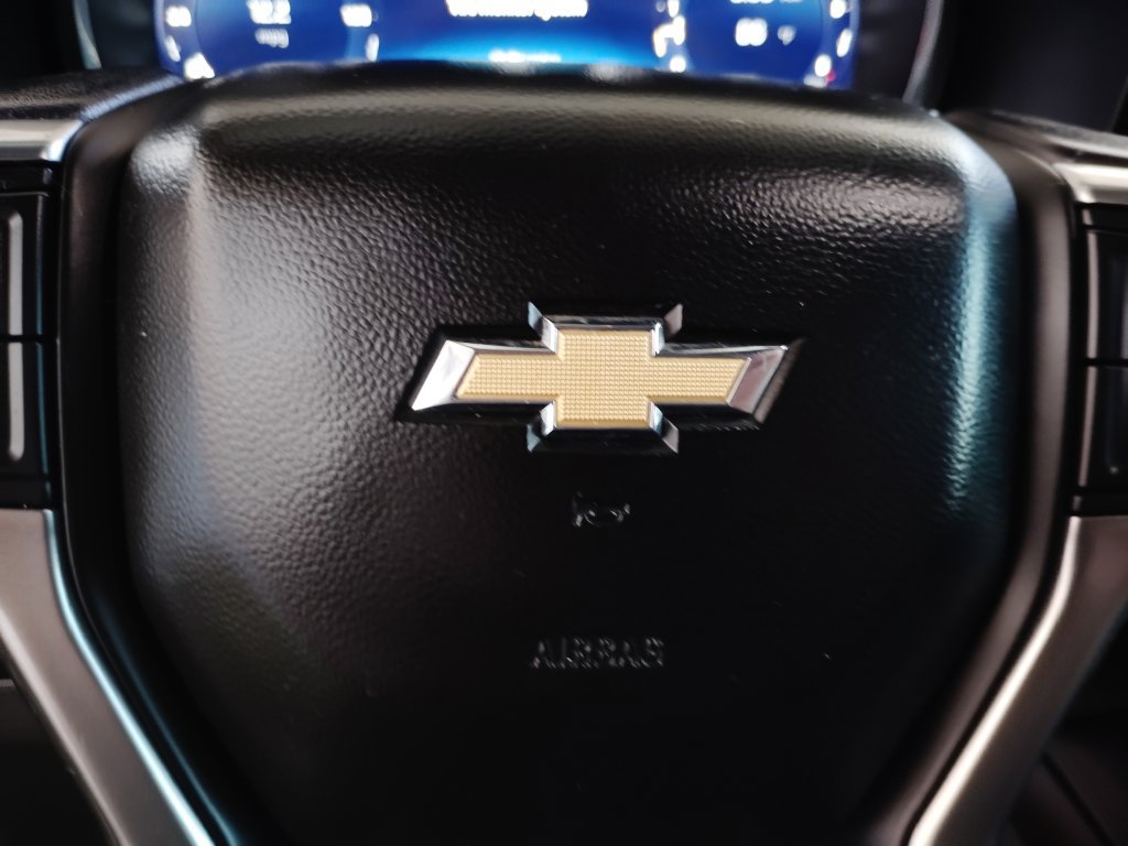 Used 2022 Chevrolet Suburban LT RWD image 28