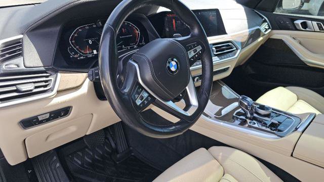 Used 2022 BMW X5 xDrive40i w/ Executive Package AWD/4WD image 13