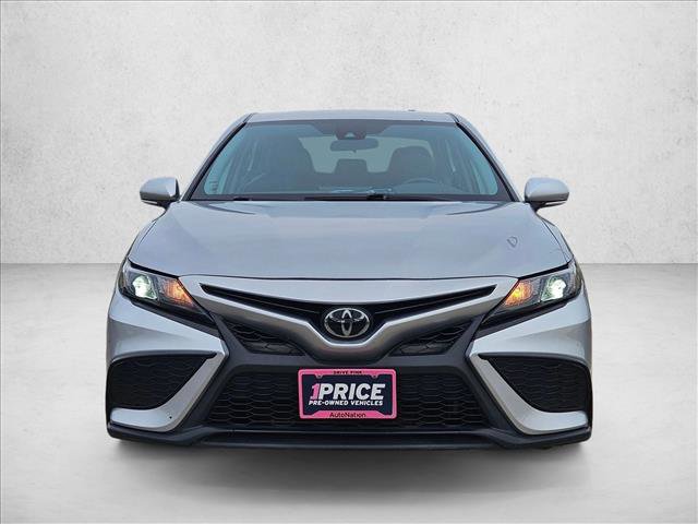 Used 2023 Toyota Camry SE image 2