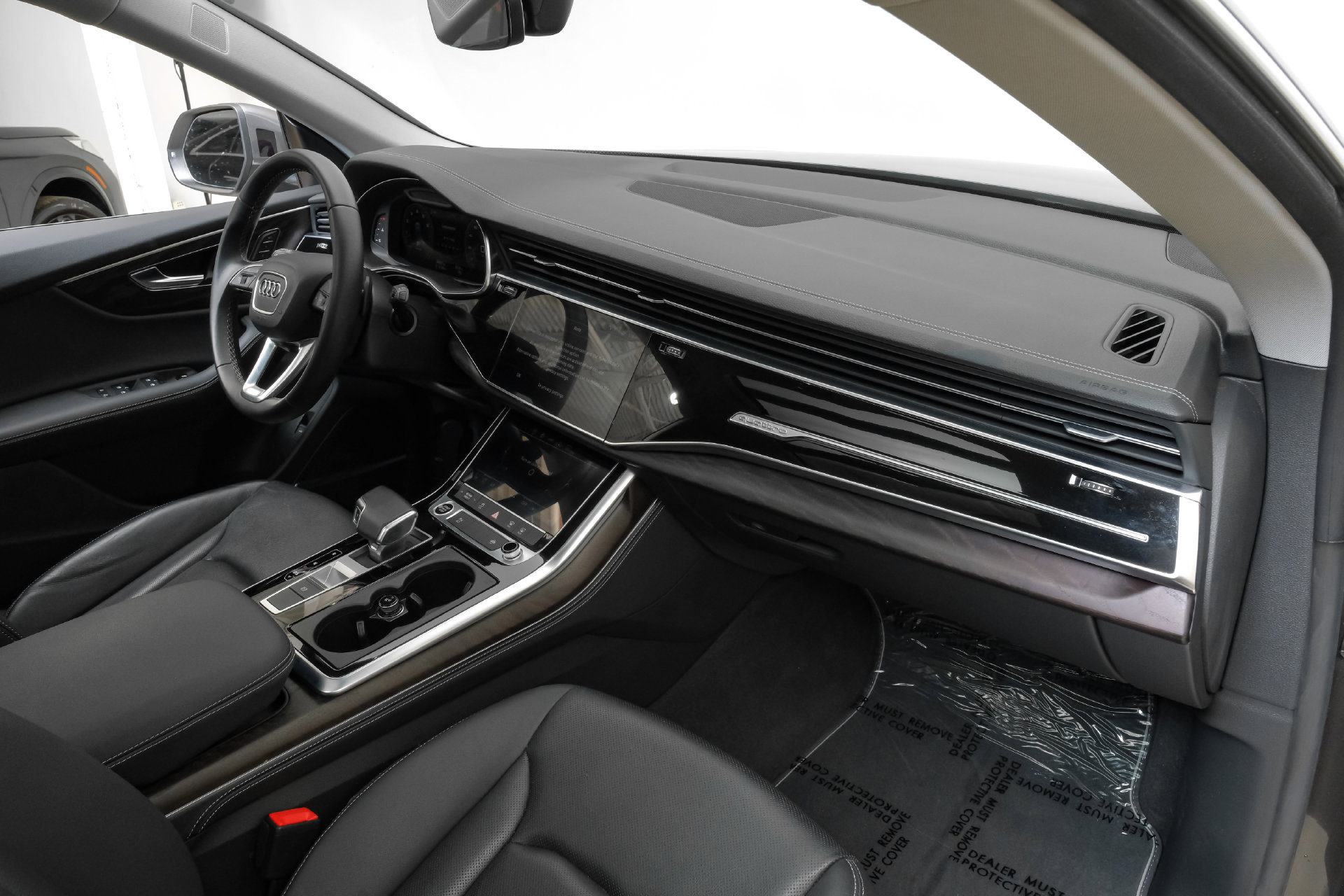 Used 2023 Audi Q8 Premium Plus w/ Premium Plus Package AWD/4WD image 15