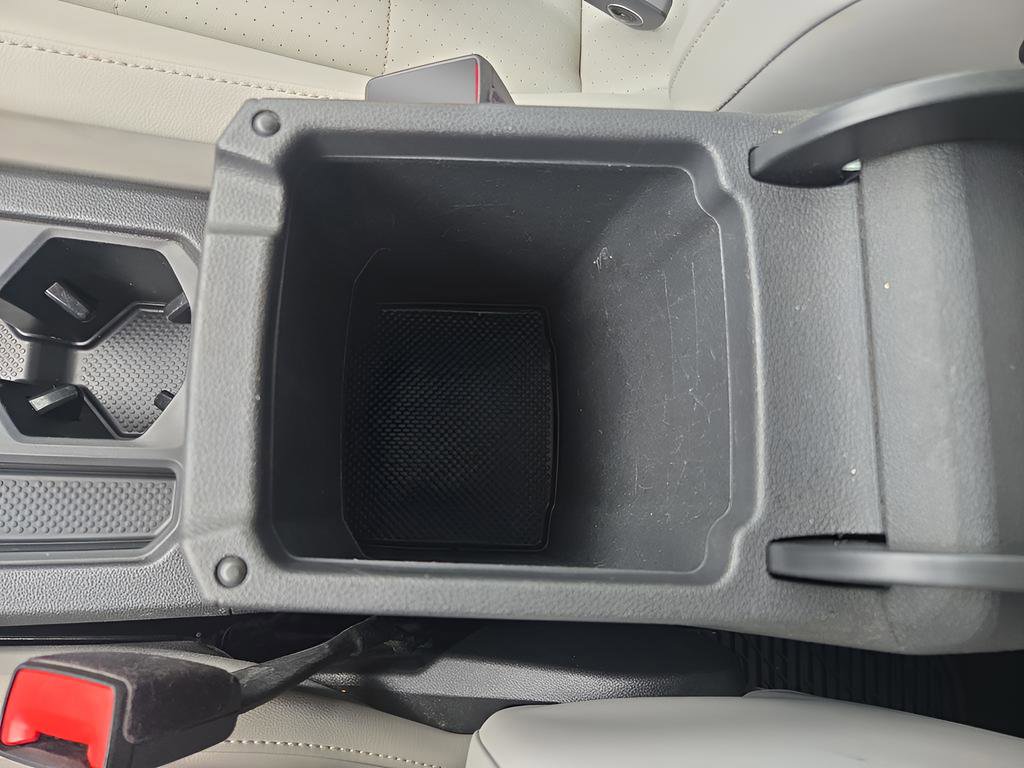 Used 2018 Volkswagen Tiguan SE w/ Panoramic Sunroof Package image 38