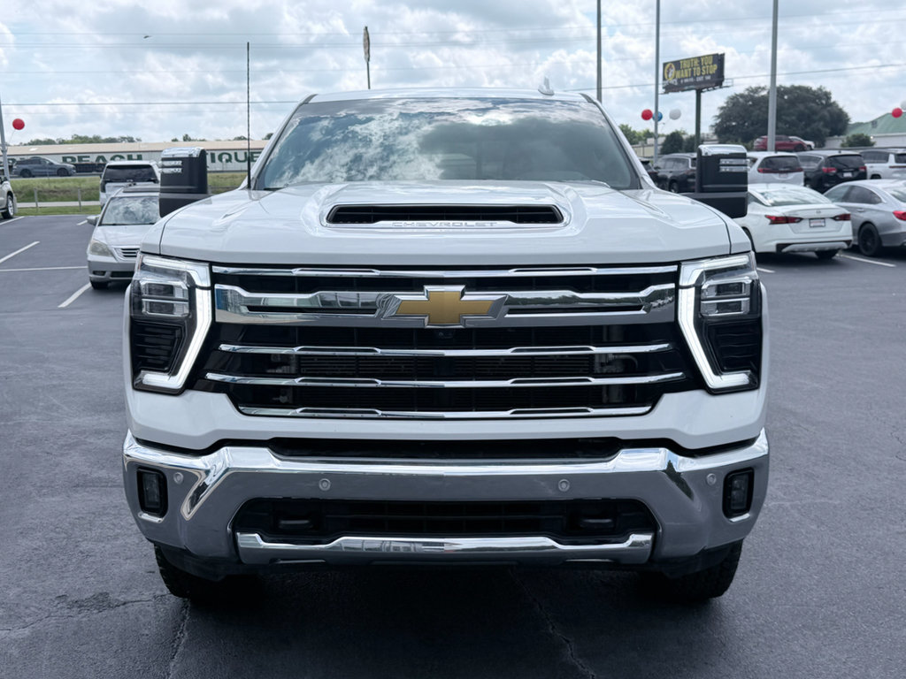 Used 2024 Chevrolet Silverado 2500 LTZ w/ LTZ Plus Package AWD/4WD image 3