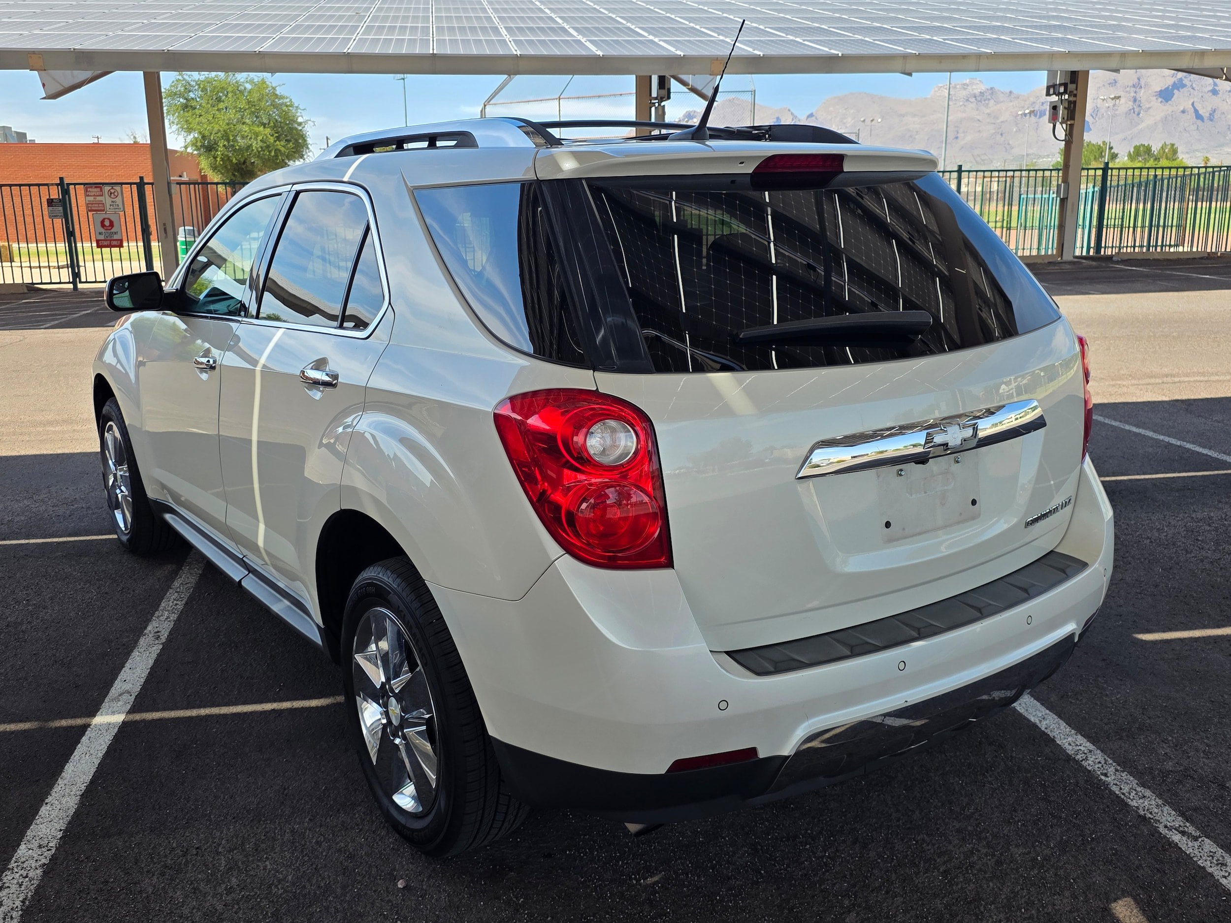 Used 2013 Chevrolet Equinox LTZ FWD image 3