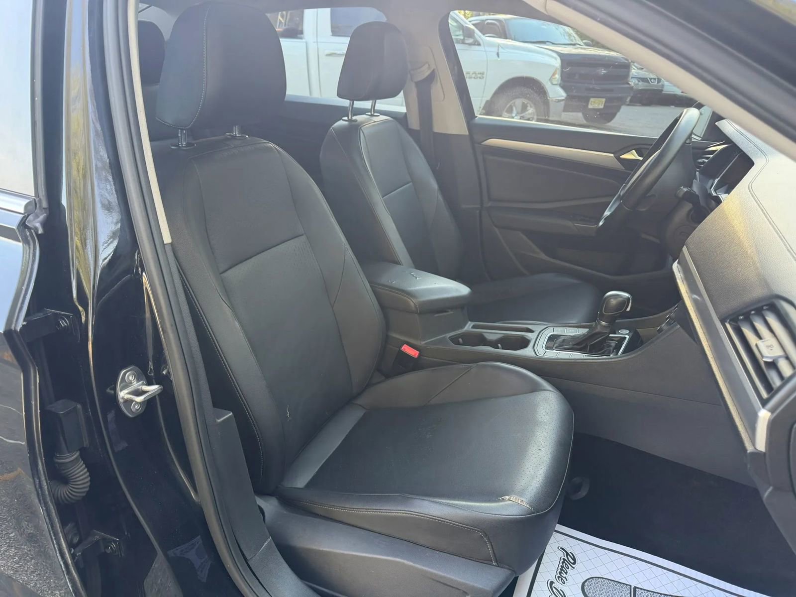 Used 2019 Volkswagen Jetta SE FWD image 18