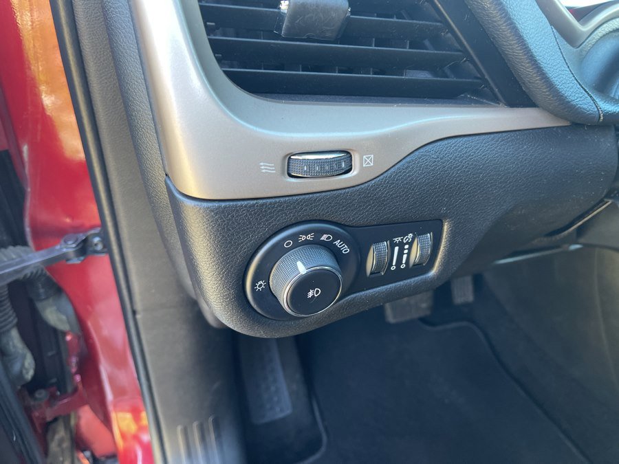 Used 2016 Jeep Cherokee Latitude image 30