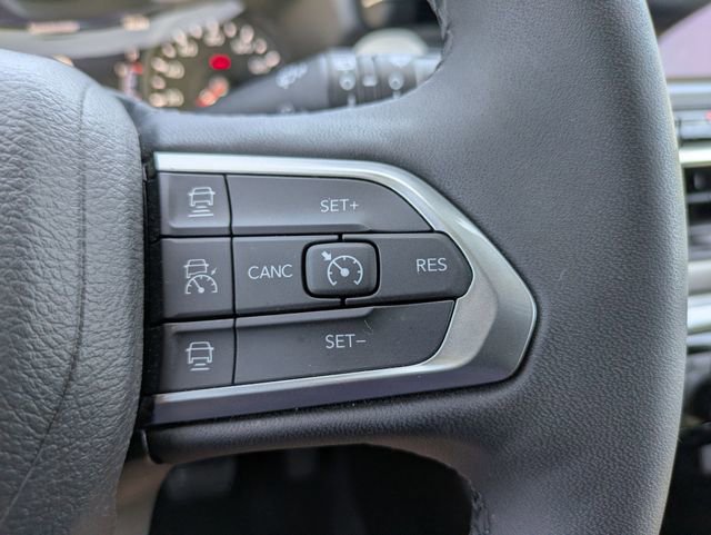 Used 2025 Jeep Compass Limited image 15