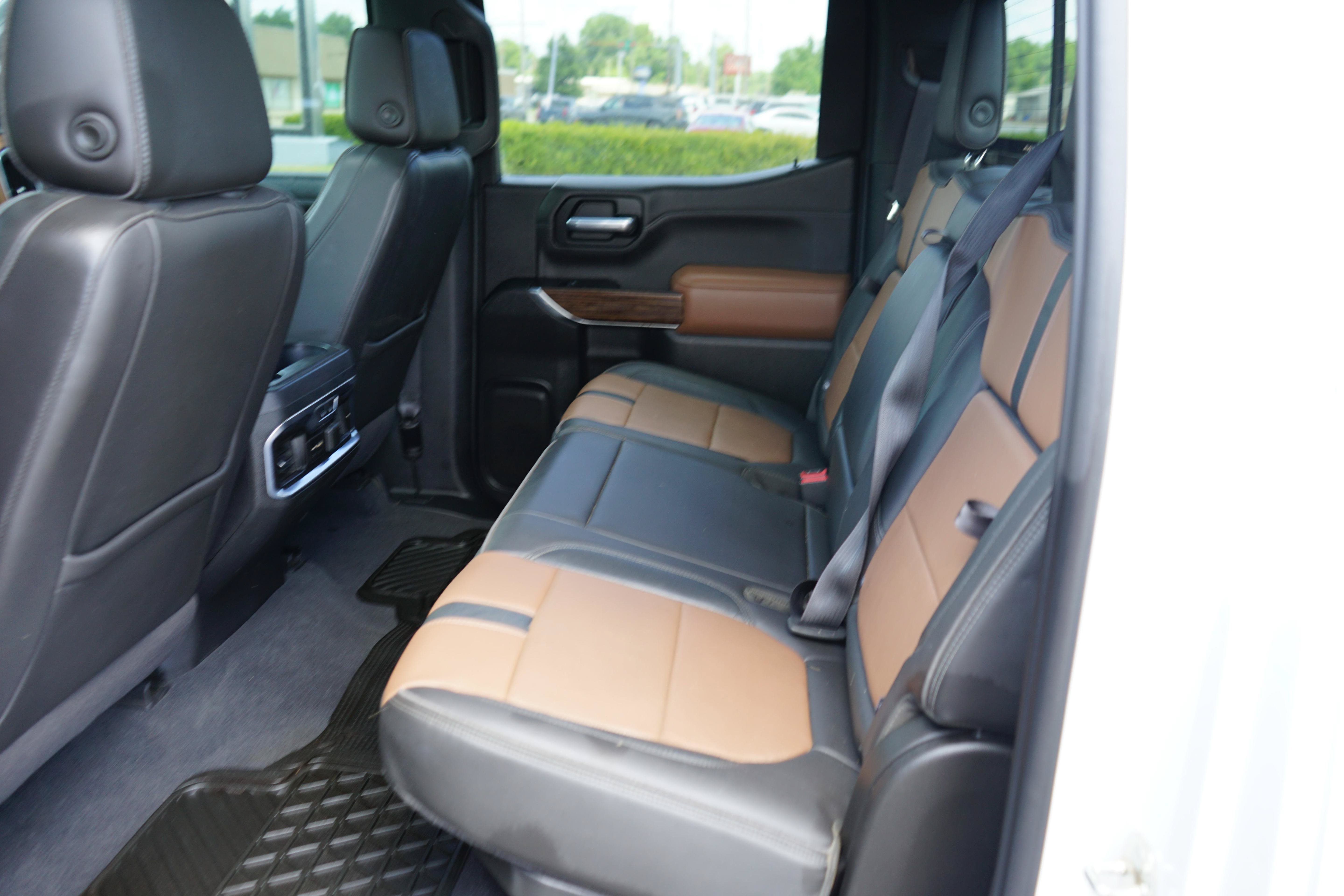 Used 2020 Chevrolet Silverado 1500 High Country w/ Technology Package AWD/4WD image 21
