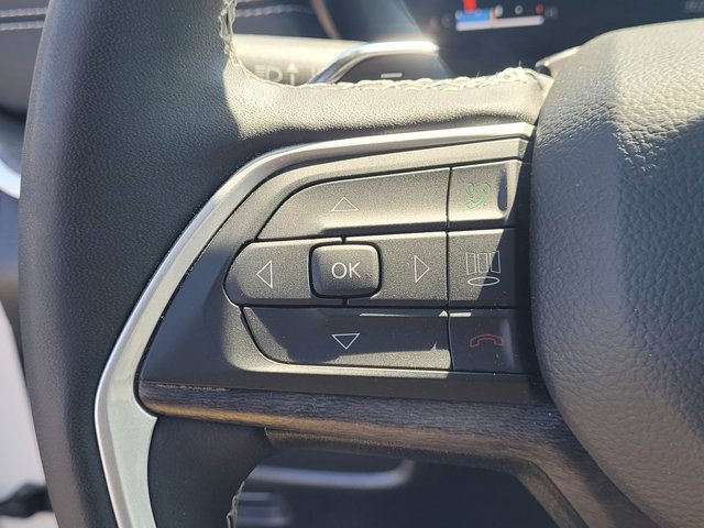 Used 2023 Jeep Grand Cherokee Limited AWD/4WD image 14
