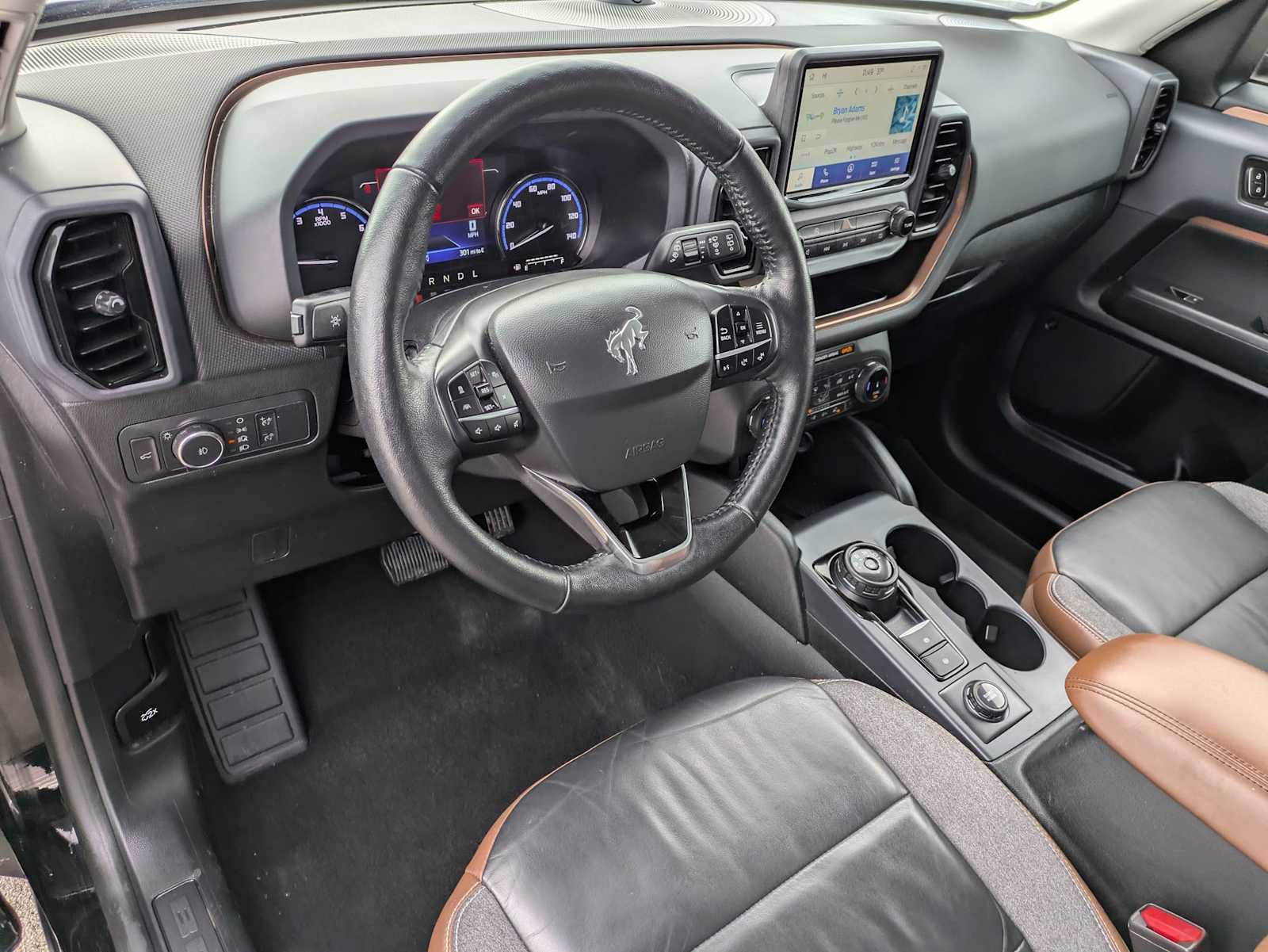 Used 2022 Ford Bronco Sport Outer Banks w/ Tech Package image 2