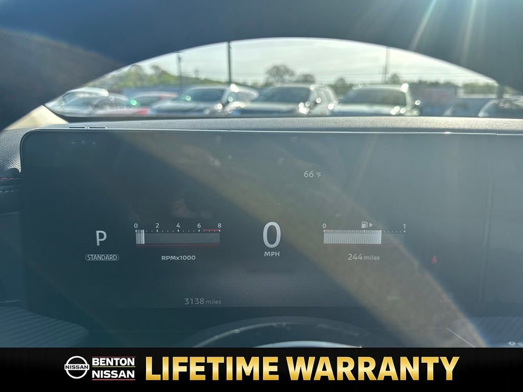 Used 2025 Nissan Kicks SR w/ SR Premium Package image 14