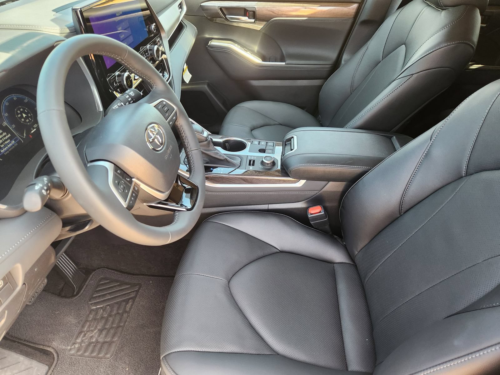 New 2026 Toyota Highlander Limited AWD/4WD image 12