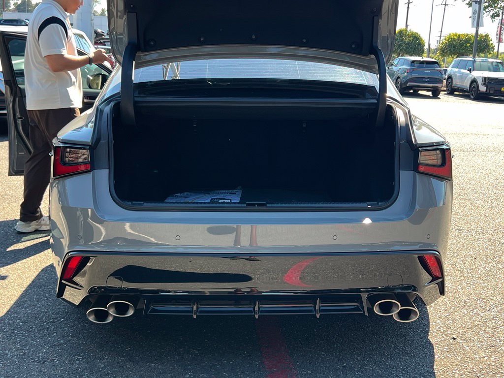 Used 2022 Lexus IS 500 RWD image 8