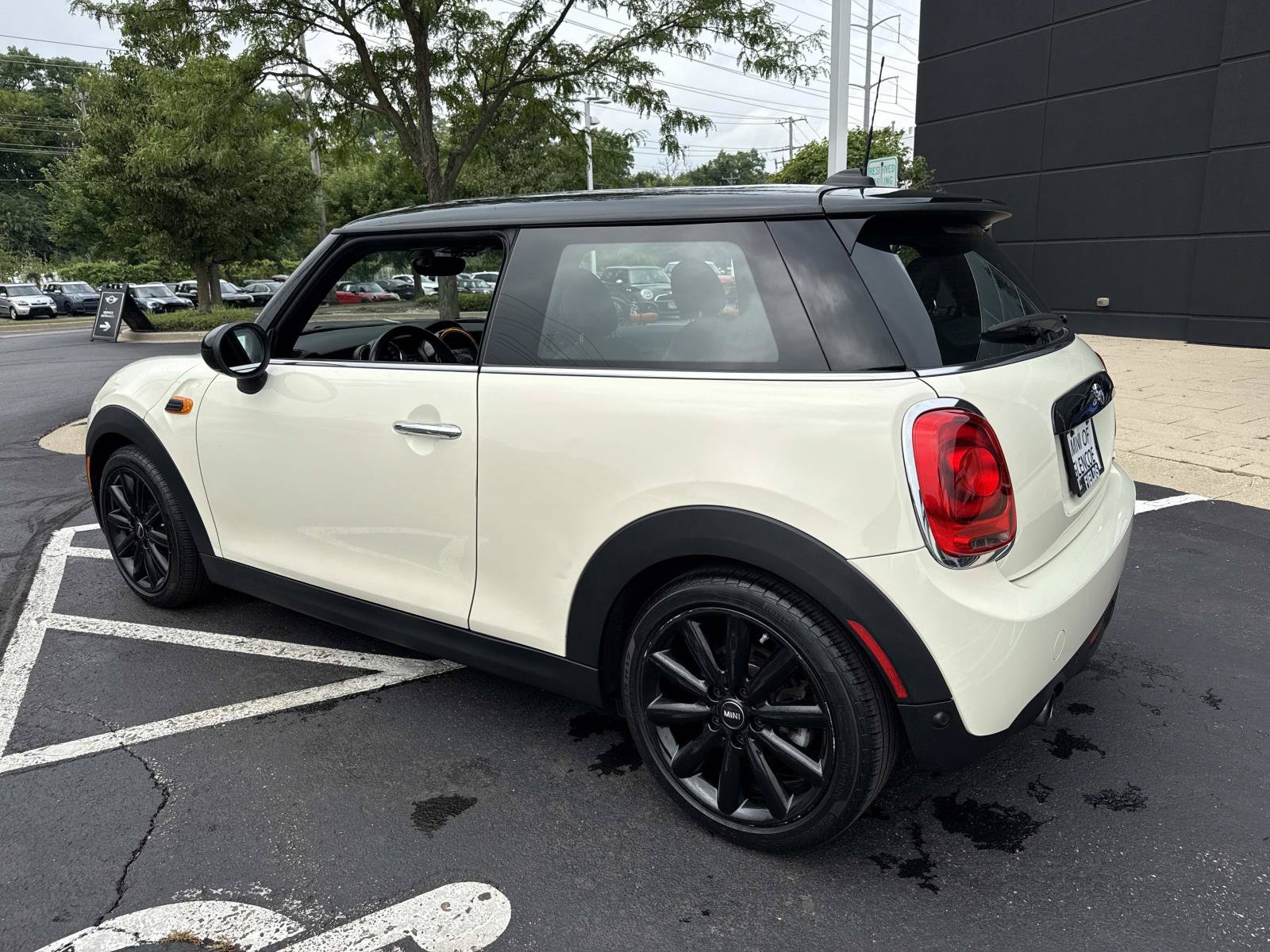 Used 2019 MINI Cooper 2-Door Hardtop FWD image 8