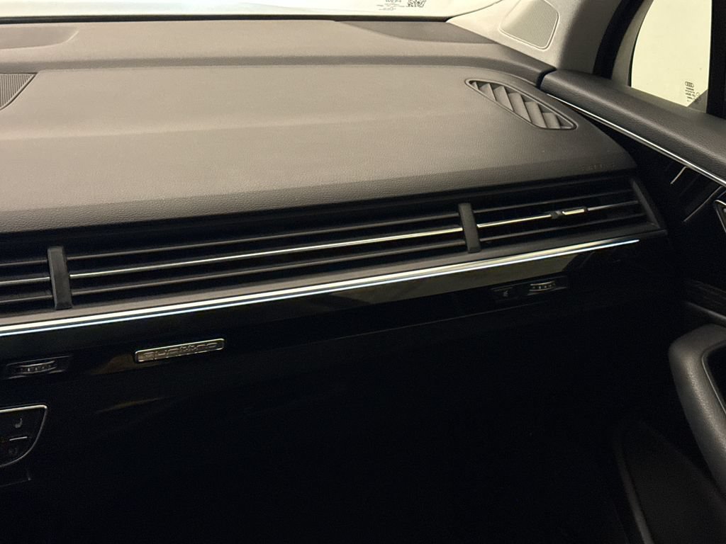Used 2019 Audi Q7 3.0T Premium Plus w/ Premium Plus Package AWD/4WD image 16