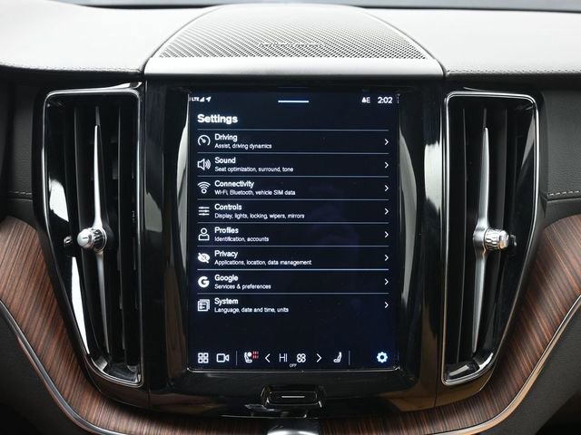 Used 2023 Volvo XC60 B6 Ultimate w/ Climate Package image 16