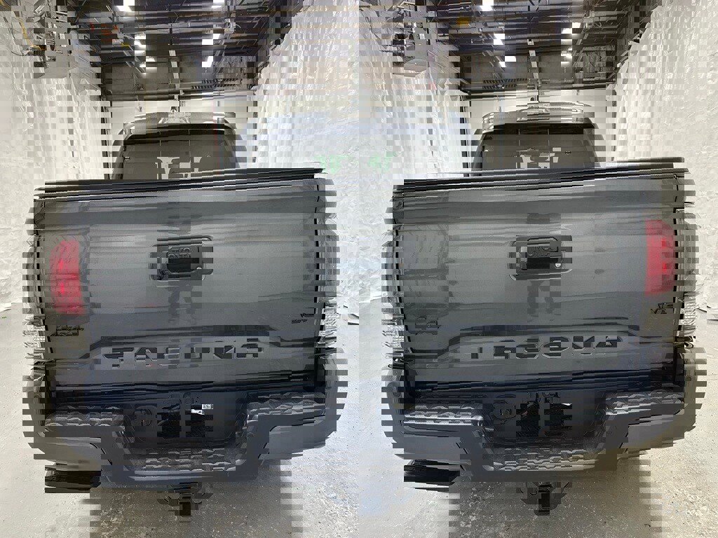 Used 2023 Toyota Tacoma Limited image 6