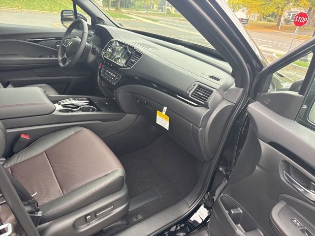 New 2026 Honda Ridgeline Black Edition image 11