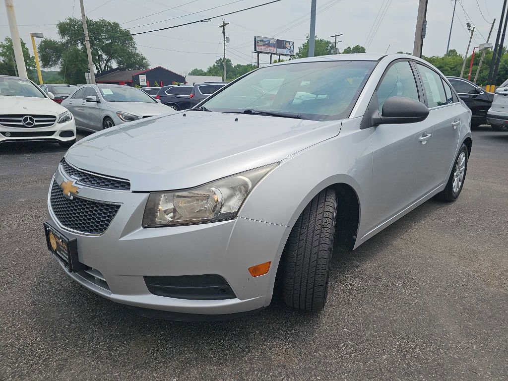Used 2011 Chevrolet Cruze LS image 11