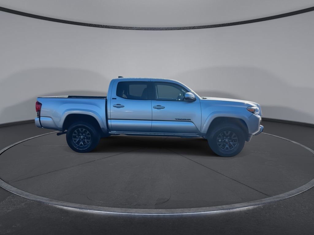 Used 2022 Toyota Tacoma SR5 w/ Technology Package image 9