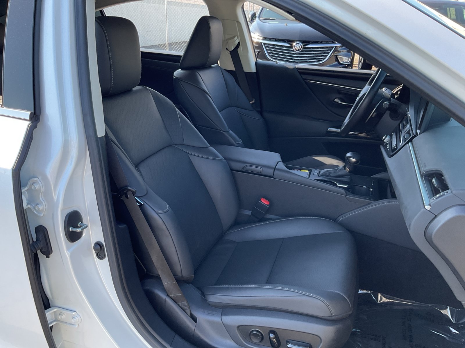 Used 2025 Lexus ES 300h w/ Premium Package FWD image 26