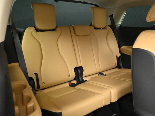 Used 2022 Kia Carnival EX image 16