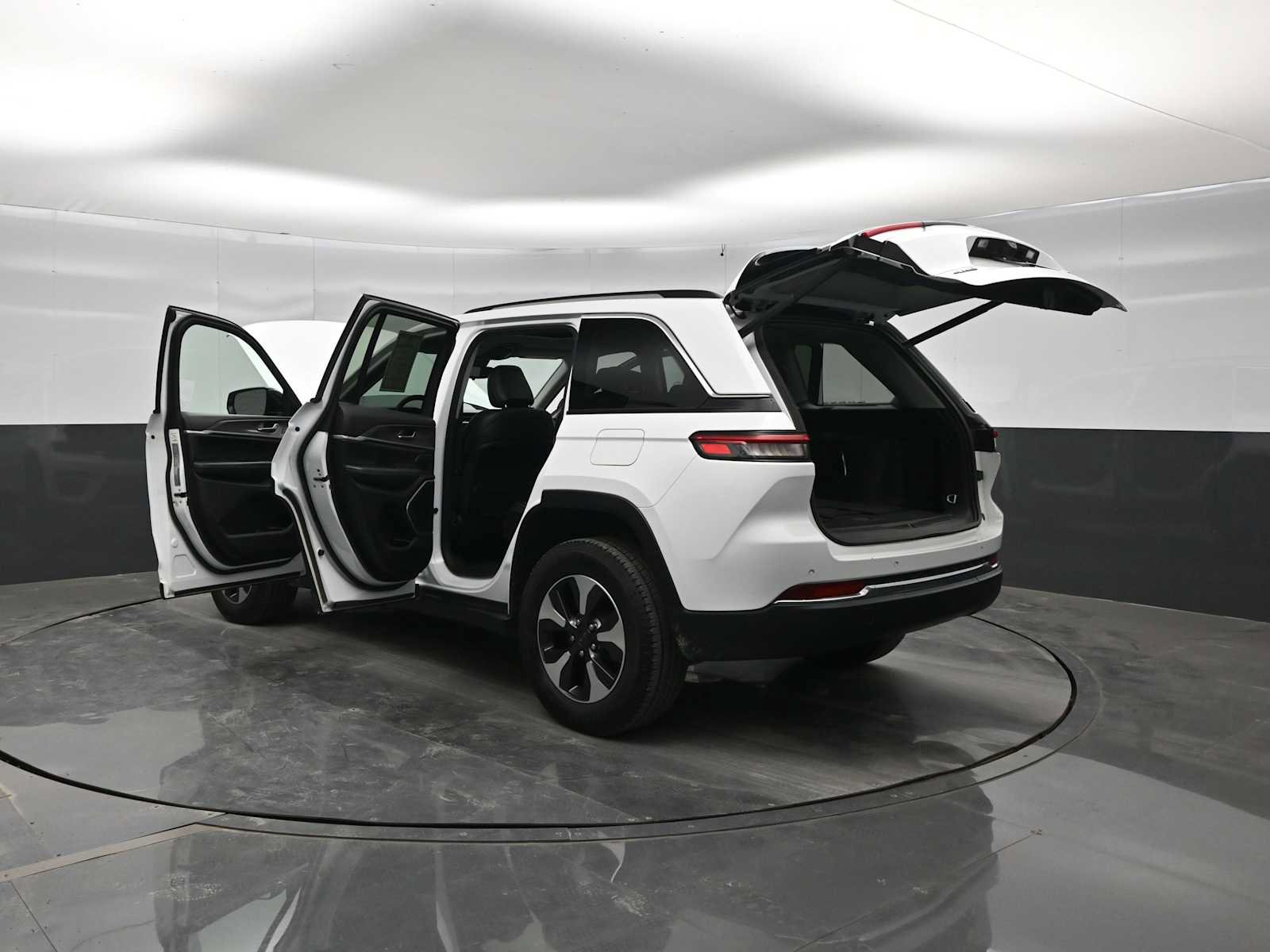Used 2024 Jeep Grand Cherokee Limited 4xe AWD/4WD image 44