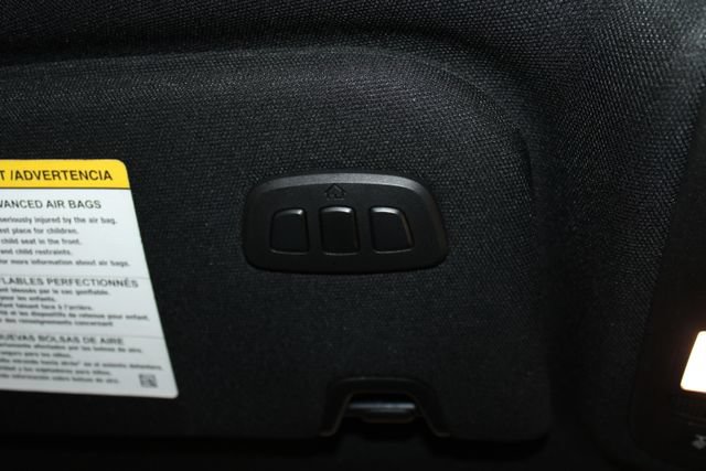 Used 2017 Lincoln Continental Select FWD image 30