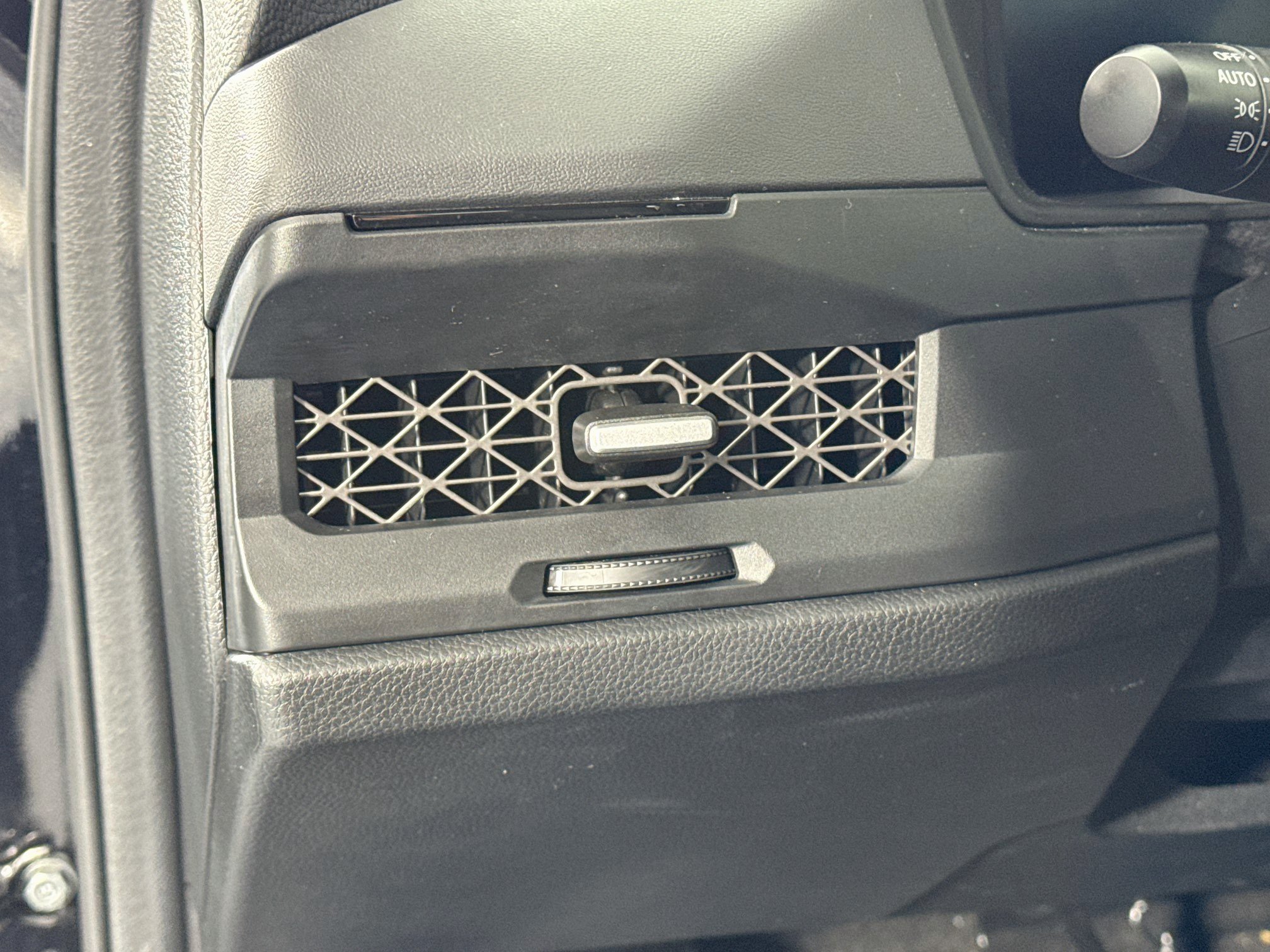 Certified 2025 Honda Accord SE image 10