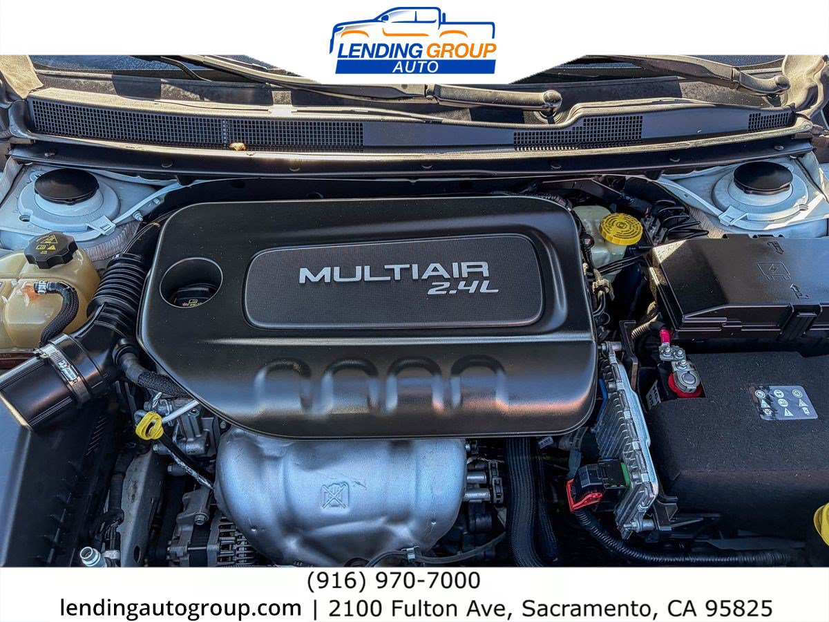 Used 2015 Chrysler 200 C FWD image 25