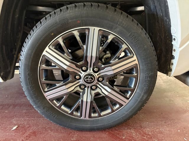 Used 2022 Toyota Tundra Capstone AWD/4WD image 31
