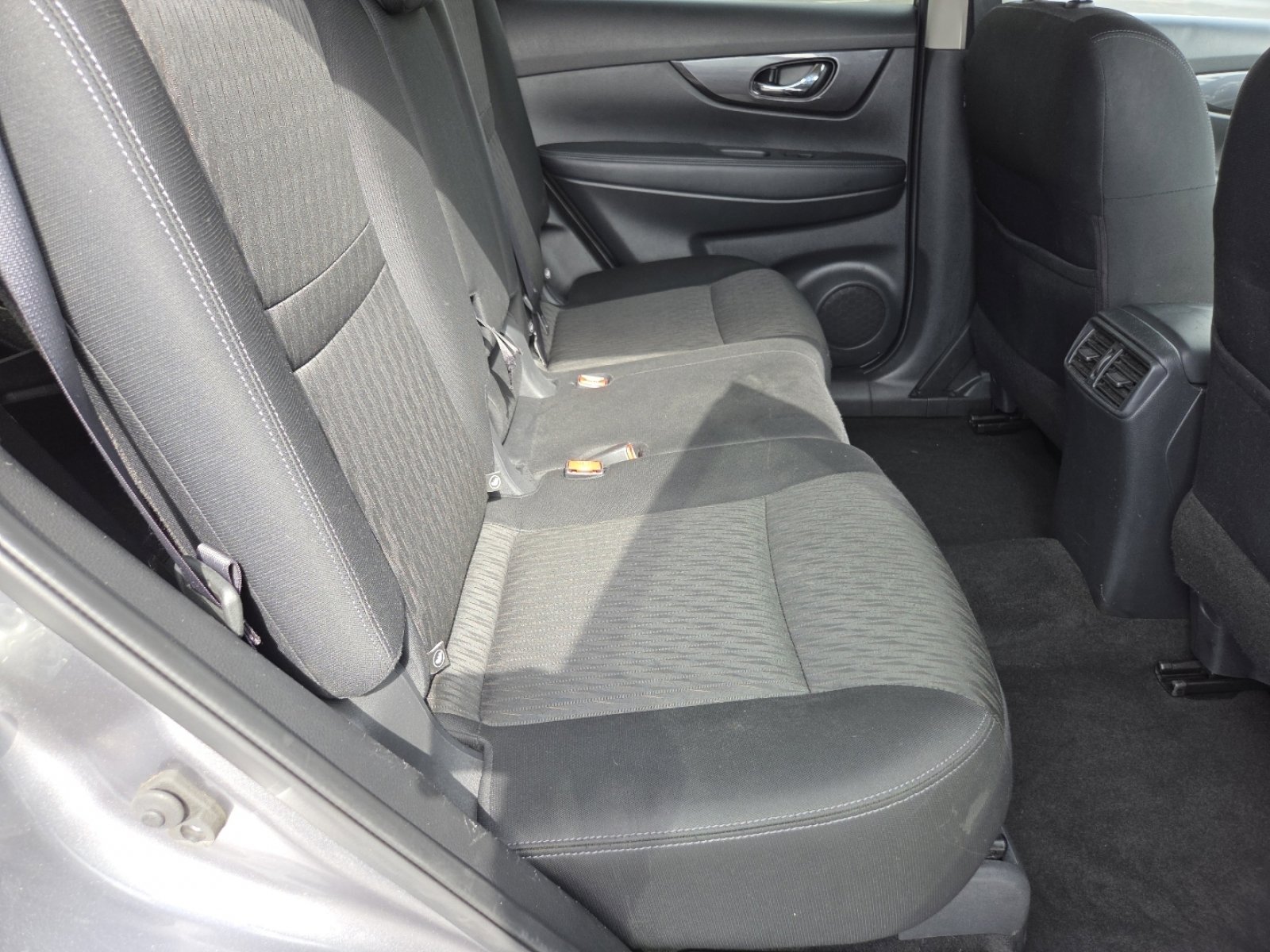 Used 2017 Nissan Rogue SV image 19