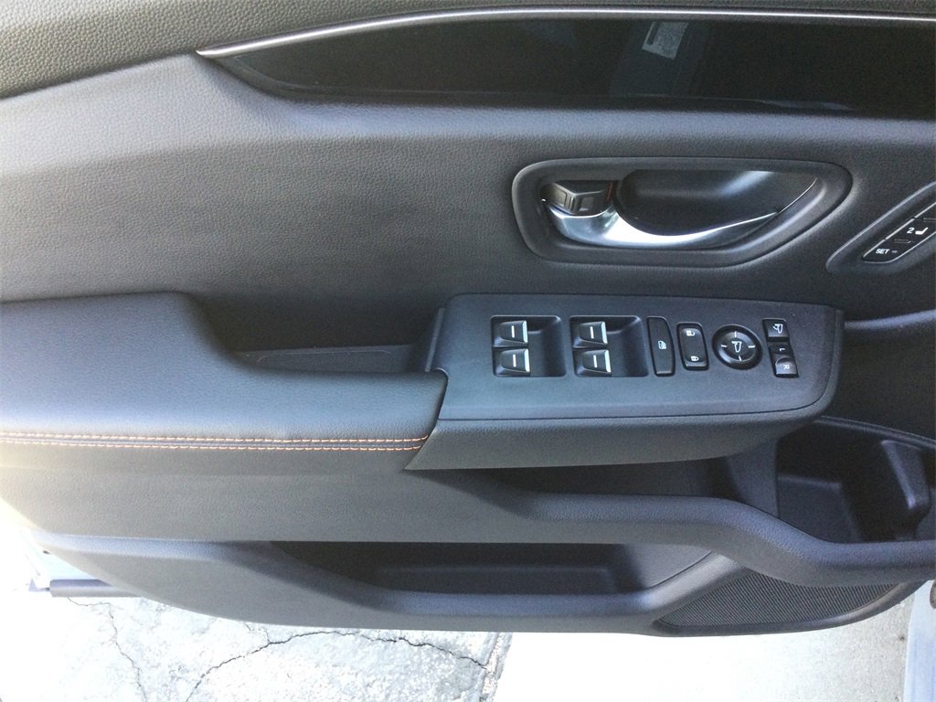 New 2025 Honda Pilot TrailSport image 24