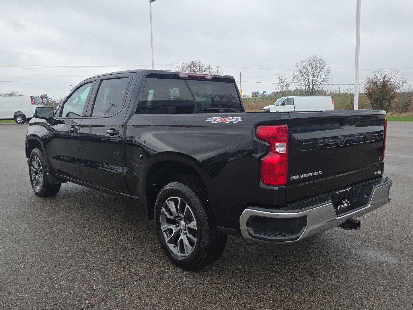 Used 2025 Chevrolet Silverado 1500 LT AWD/4WD image 3