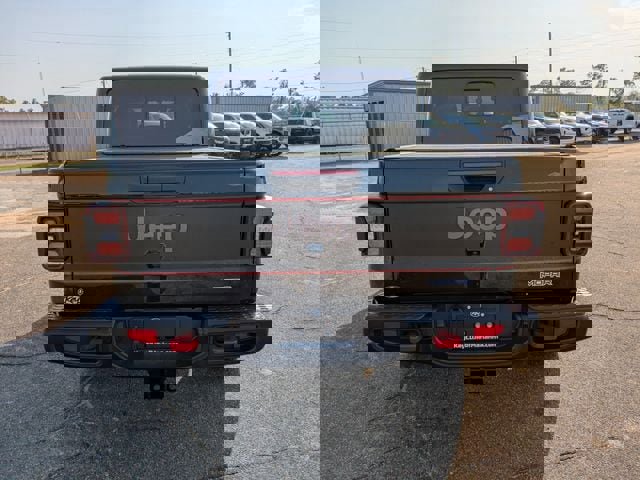 Used 2024 Jeep Gladiator Rubicon w/ Technology Group image 5