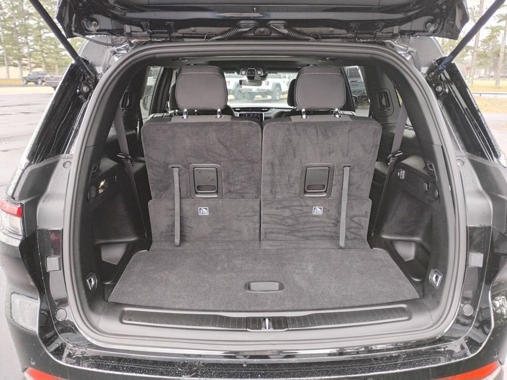 New 2025 Jeep Grand Cherokee L Laredo w/ Trailer Tow Package image 15