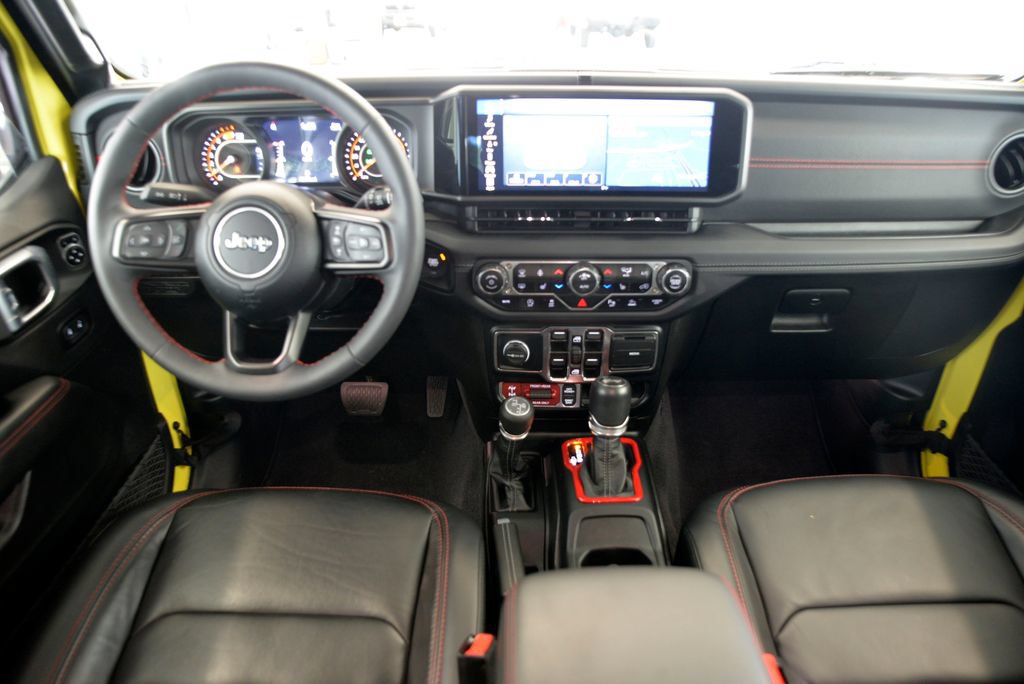 Used 2024 Jeep Wrangler Unlimited Rubicon AWD/4WD image 17