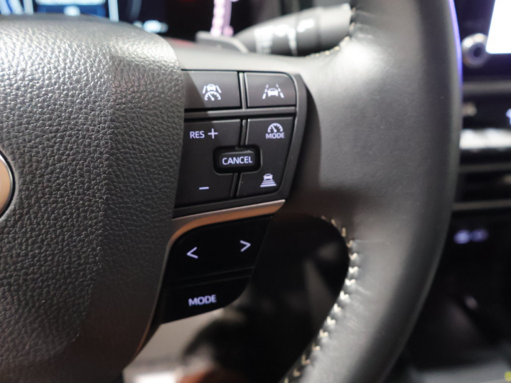 Used 2025 Toyota Camry SE FWD image 33