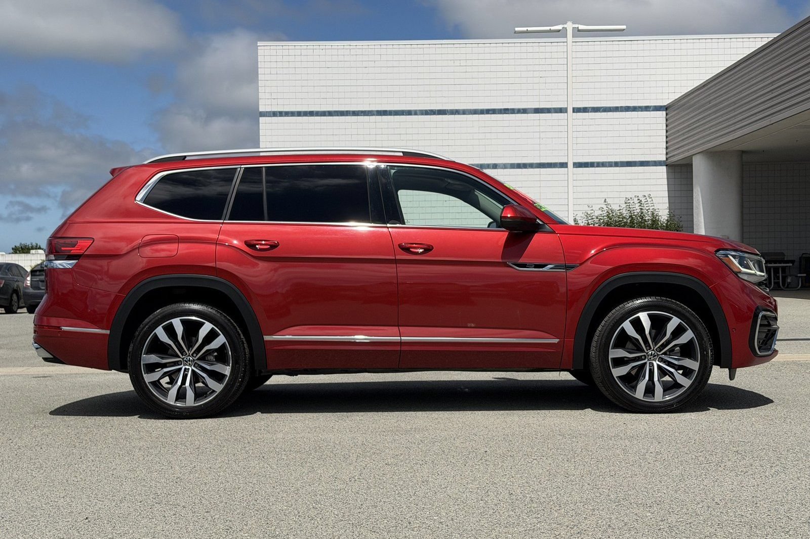 Used 2022 Volkswagen Atlas SEL Premium AWD/4WD image 3
