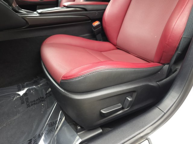 Used 2024 Lexus IS 300 w/ Comfort Package RWD image 28