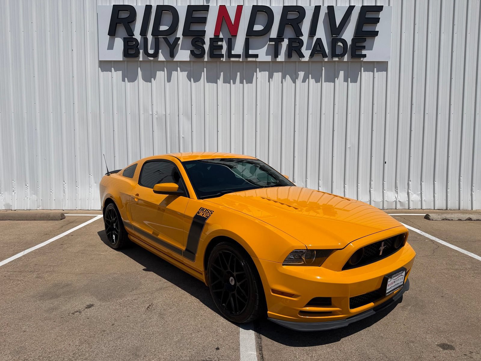 Used 2013 Ford Mustang Boss 302 w/ Boss 302 Accessory Pkg RWD image 9