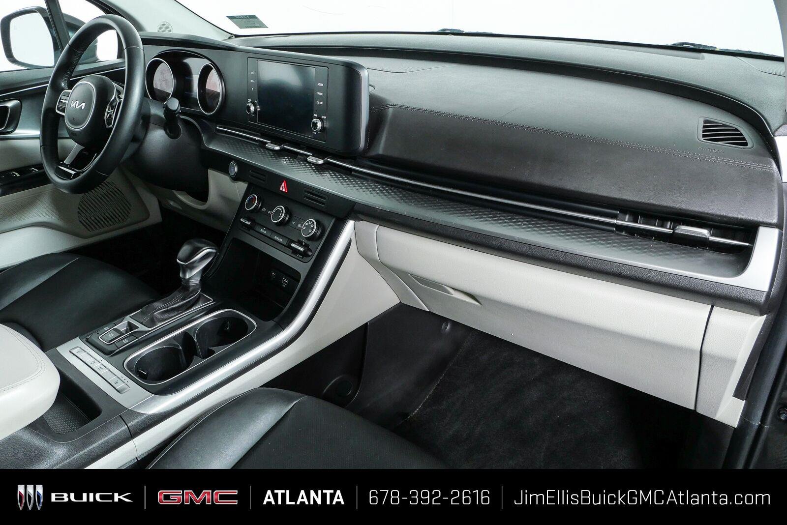 Used 2022 Kia Carnival LX FWD image 22
