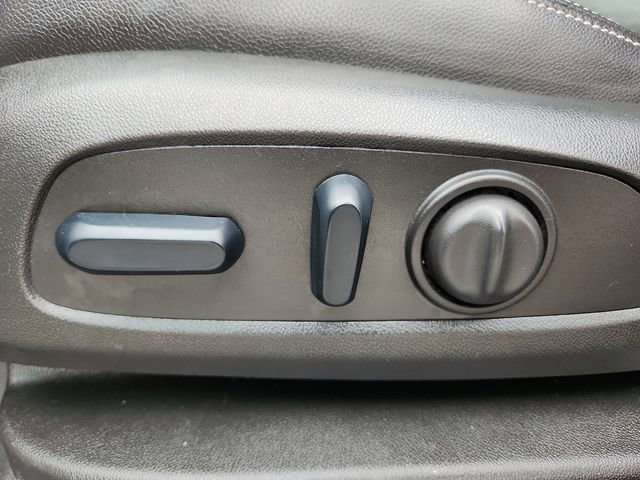 Used 2024 GMC Terrain SLT image 15